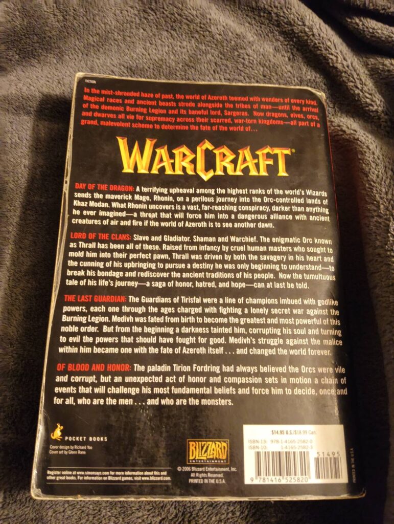 Zdjęcie pokazujące tylną okładkę książki Warcraft Archive